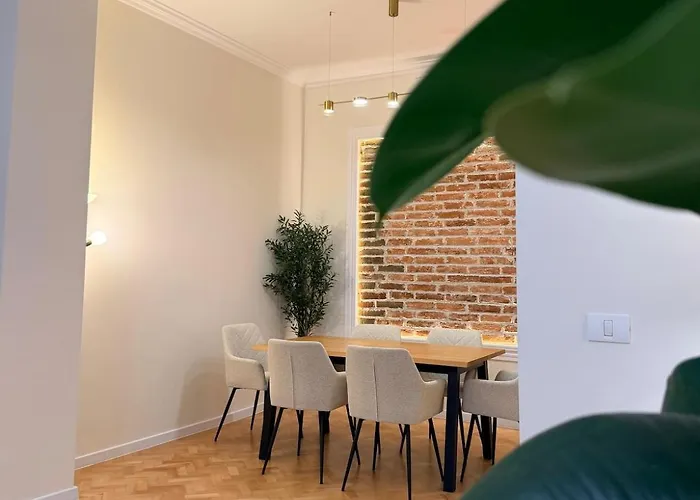 Nordic Glow - Modern In The Area Apartment